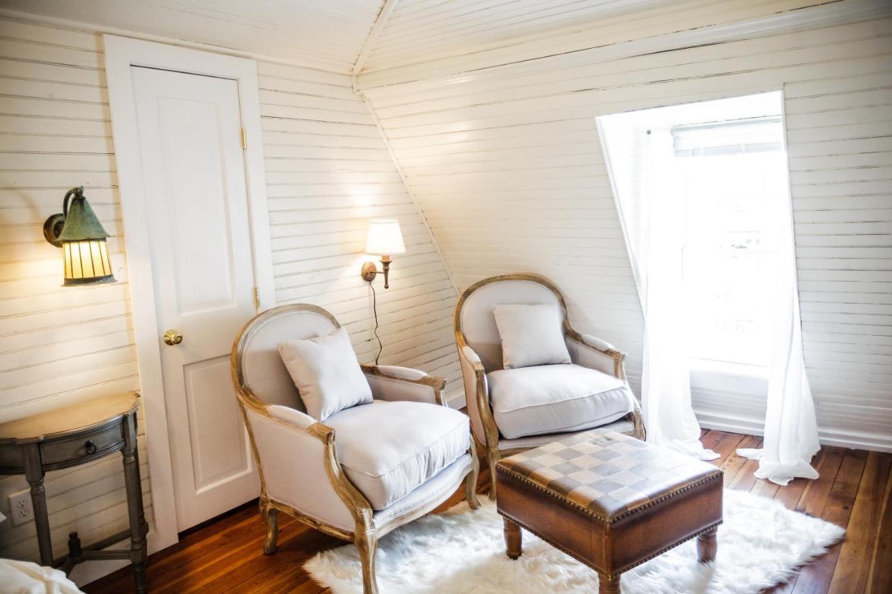 Fairytale Loft Suite 1 Bed, 1 Bath Luxury Apartment In Downtown Belmont 샬러츠빌 외부 사진