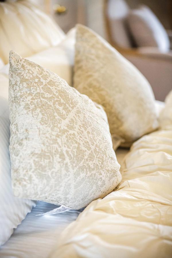 Fairytale Loft Suite 1 Bed, 1 Bath Luxury Apartment In Downtown Belmont 샬러츠빌 외부 사진