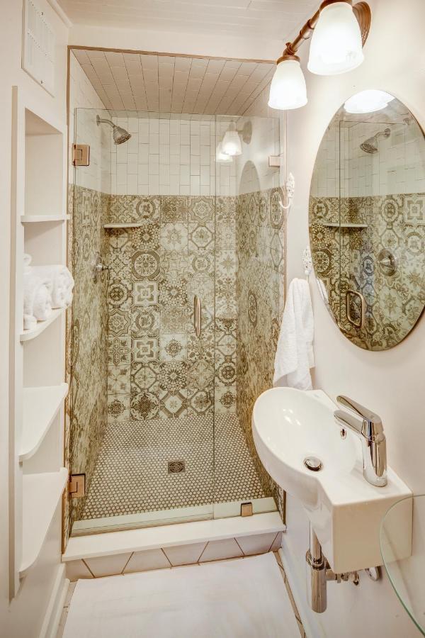 Fairytale Loft Suite 1 Bed, 1 Bath Luxury Apartment In Downtown Belmont 샬러츠빌 외부 사진