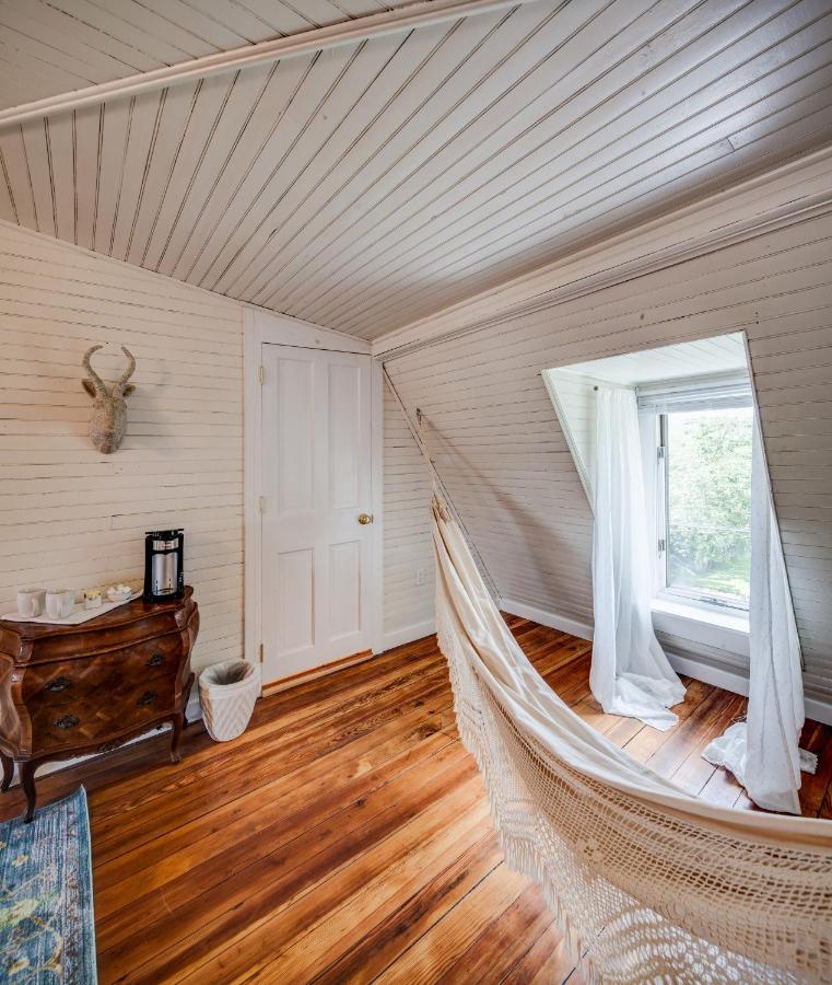 Fairytale Loft Suite 1 Bed, 1 Bath Luxury Apartment In Downtown Belmont 샬러츠빌 외부 사진